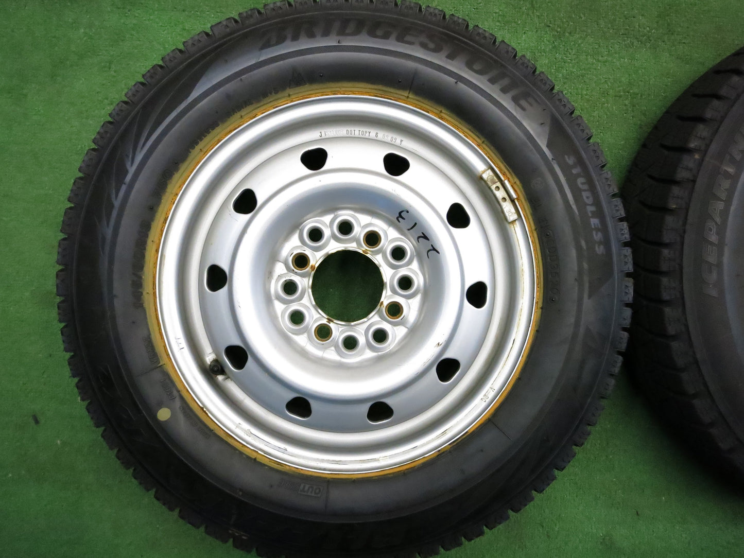 [送料無料]バリ溝！20年！ほぼ10分★スタッドレス 145/80R13 ブリヂストン VRX2 アイスパートナー2 スチール 13インチ PCD100 110 114.3/4H マルチ★2121205Hス