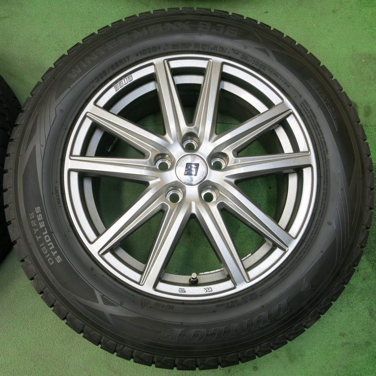 [送料無料]バリ溝！19年！キレイ！ほぼ10分★スタッドレス 225/65R17 ダンロップ ウインターマックス SJ8 SEIN ザイン 17インチ PCD114.3/5H★3102001イス