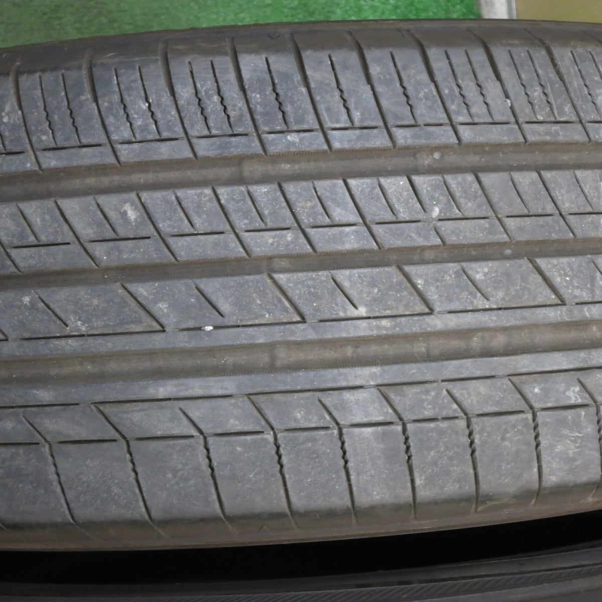 *送料無料* バリ溝！21年！9分★215/60R17 トーヨー トランパス LuⅡ タイヤ 17インチ アルファード ヴェルファイア 等★4022203KKノタ