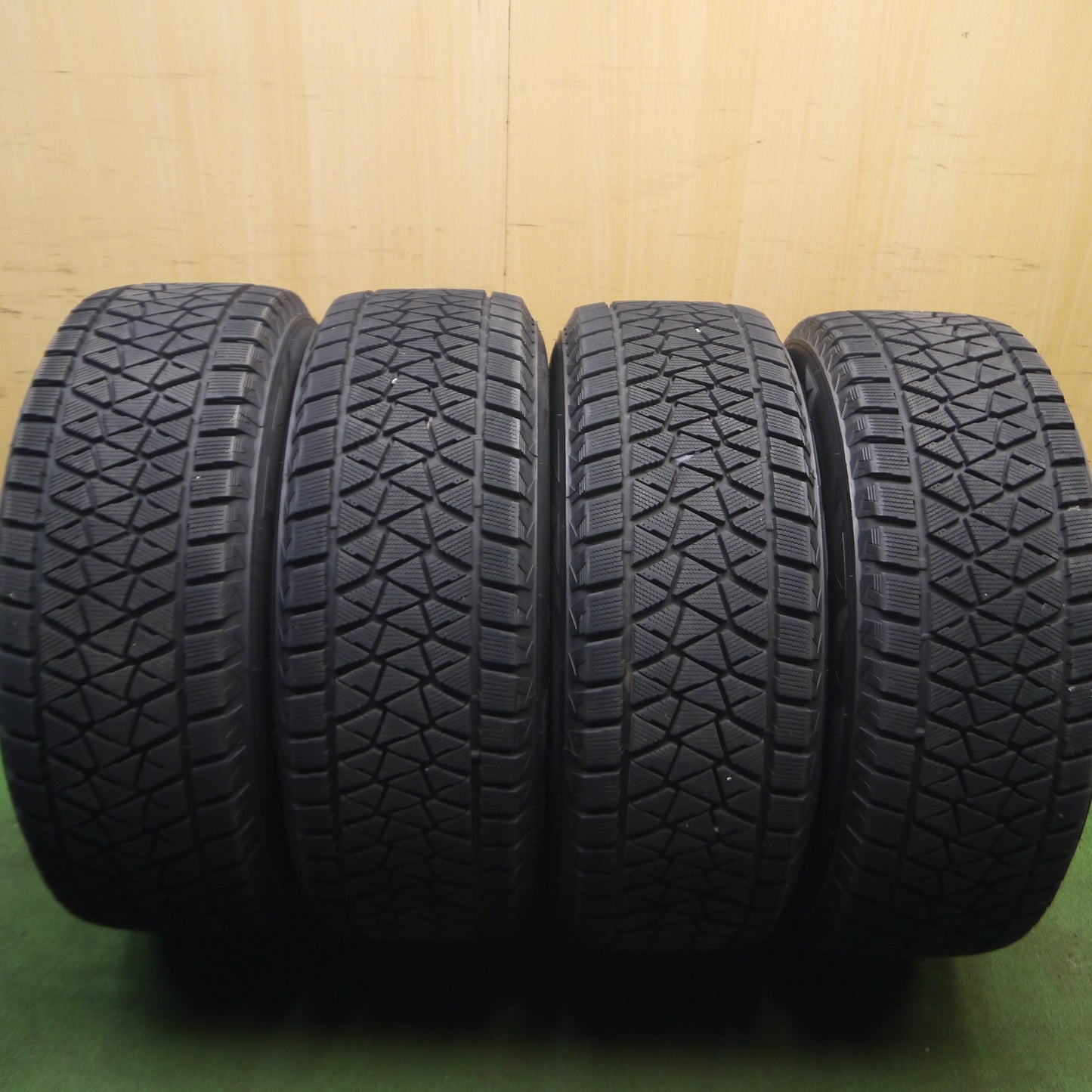 *送料無料*バリ溝！9分★スタッドレス 265/65R17 ブリヂストン ブリザック DM-V2 FRENDIC 17インチ PCD139.7/6H★3122206Hス