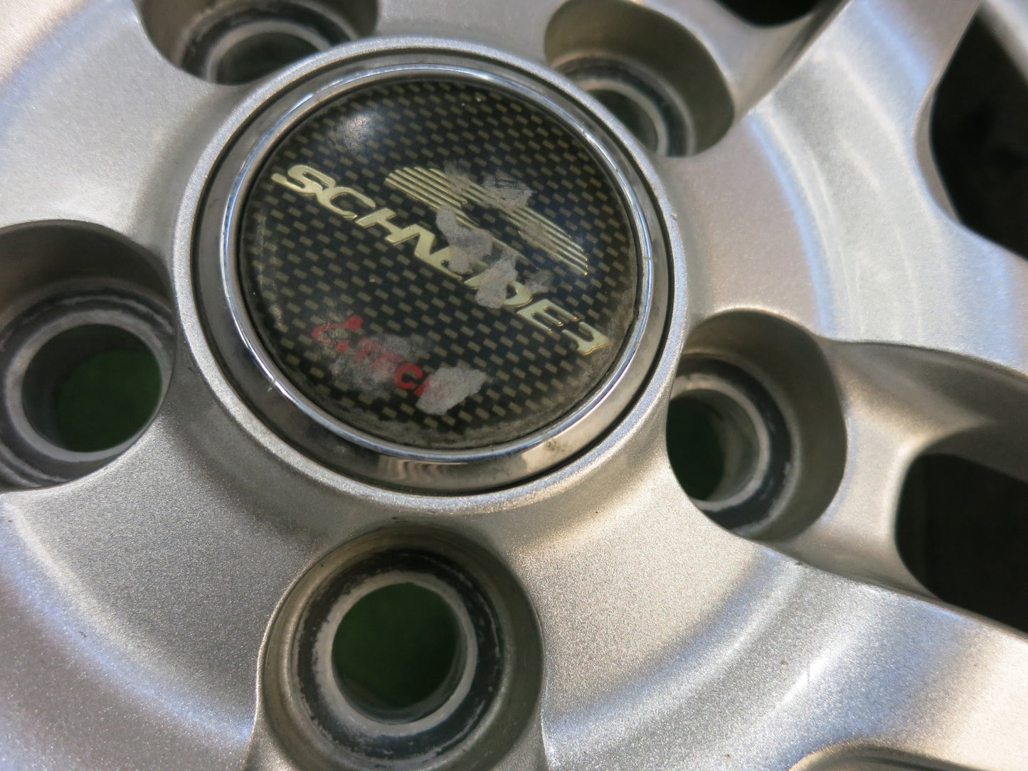 [送料無料]バリ溝！キレイ！8.5分★スタッドレス 195/65R15 ブリヂストン ブリザック VRX SCHNEIDER ATECH シュナイダー 15インチ PCD100/5H★3022503ヒス