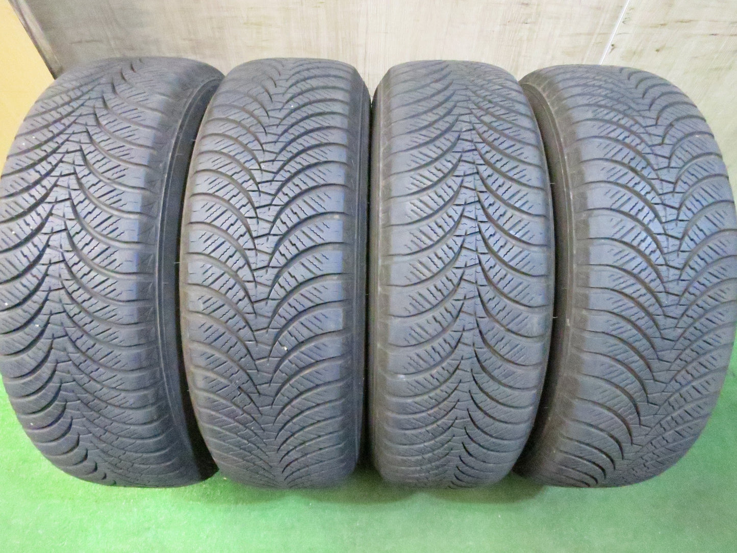 [送料無料]バリ溝！20年！キレイ！8.5分★スタッドレス 195/65R15 ダンロップ オールシーズンマックス AS1 NIRVANA NV ニルバーナ PCD114.3/5H★3030805Hス