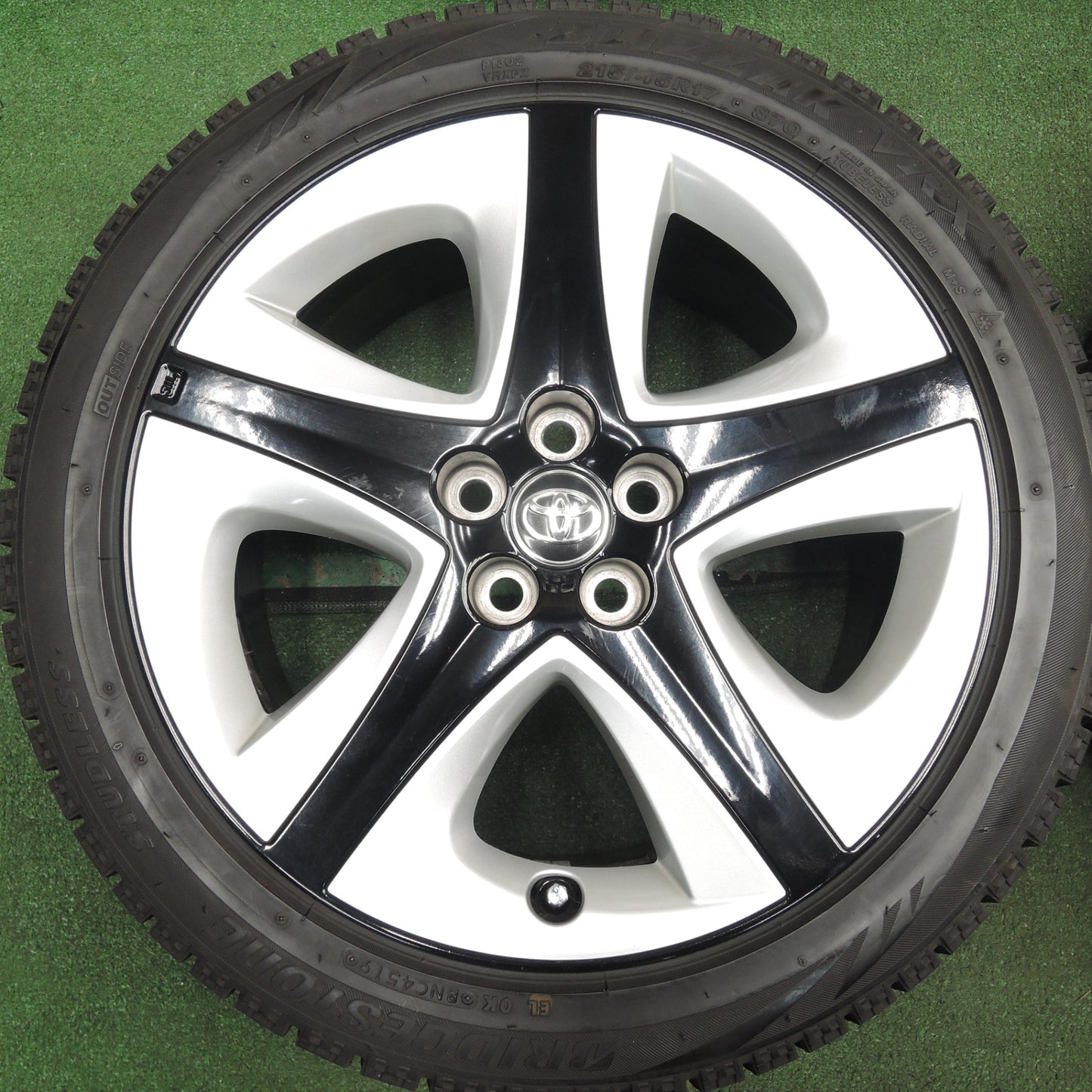 *送料無料* バリ溝！キレイ！9.5分★トヨタ 50系 プリウス ツーリング 純正 215/45R17 スタッドレス ブリヂストン ブリザック VRX PCD100/5H★4021705HAス