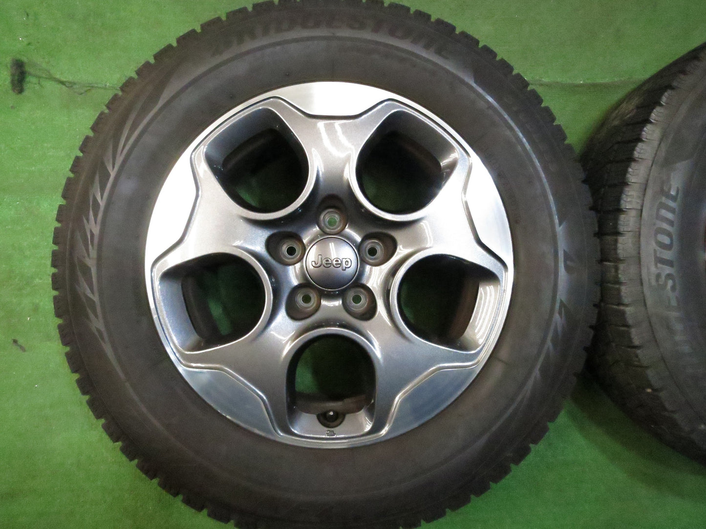 [送料無料]4本価格★EEP ジープ レネゲード 純正 215/65R16 スタッドレス ブリヂストン ブリザック VRX2 16インチ PCD110/5H★3021704Hス