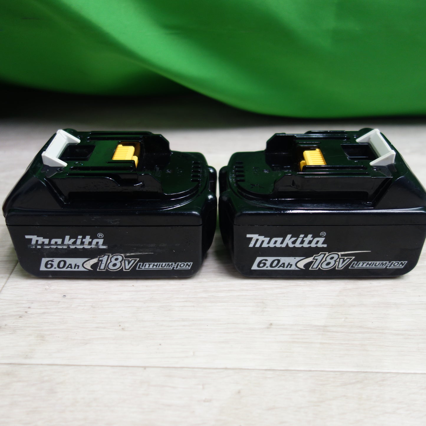 [送料無料]バッテリー2個！付属品付き☆マキタ 充電式 インパクトドライバ TD171DRGX 電動 工具 makita☆