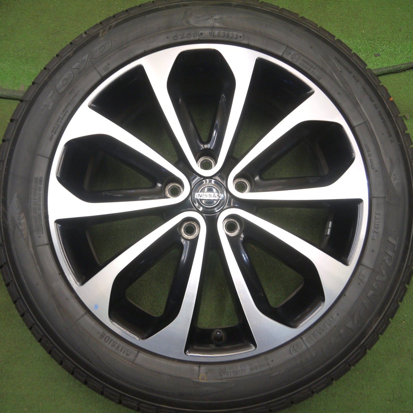 *送料無料* 超バリ溝！23年！ほぼ10分★日産 デュアリス 純正 215/55R18 トーヨー トランパス MPZ 18インチ PCD114.3/5H★4022705Hノ
