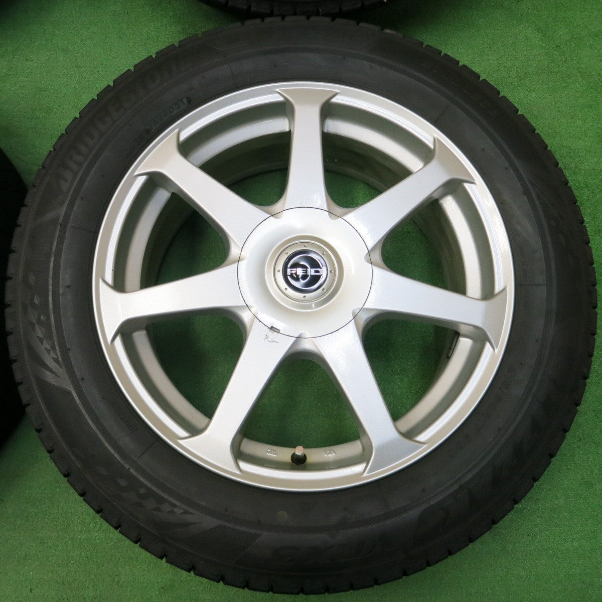 *送料無料* バリ溝！21年！9.5分★スタッドレス 215/60R17 ブリヂストン ブリザック VRX3 FEID 17インチ PCD100 114.3/5H マルチ★4022007イス