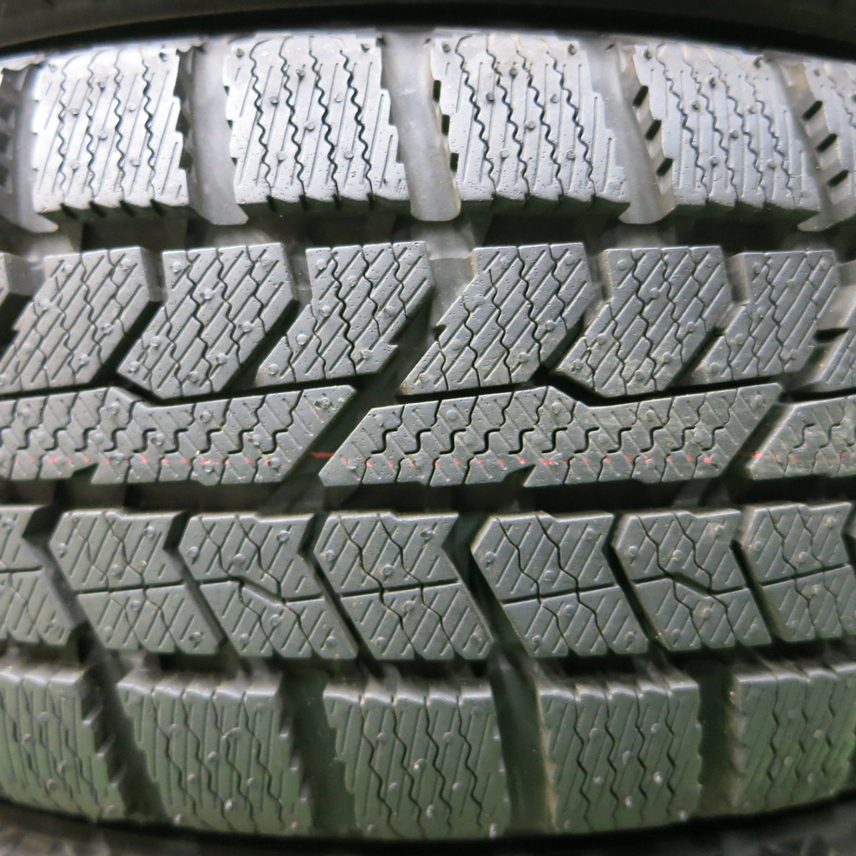 *送料無料*バリ溝！22年！キレイ！ほぼ10分★スタッドレス 155/65R13 トーヨー オブザーブ GIZ2 Exceeder エクシーダー 13インチ PCD100/4H★3102108イス