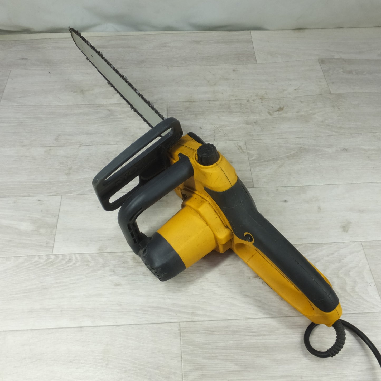 [送料無料] ◆RYOBI リョービ 京セラ チェンソー CS-3605 切断機 チェーンソー 電動工具 100V◆