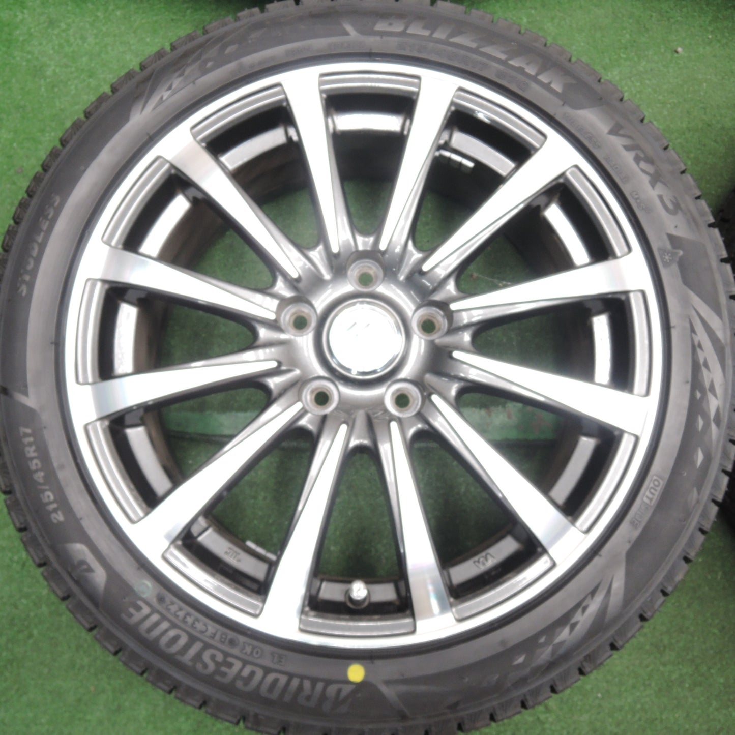 *送料無料* タイヤ未使用！22年★スタッドレス 215/45R17 ブリヂストン ブリザック VRX3 CEREBRO セレブロ 17インチ PCD114.3/5H★4020301HAス