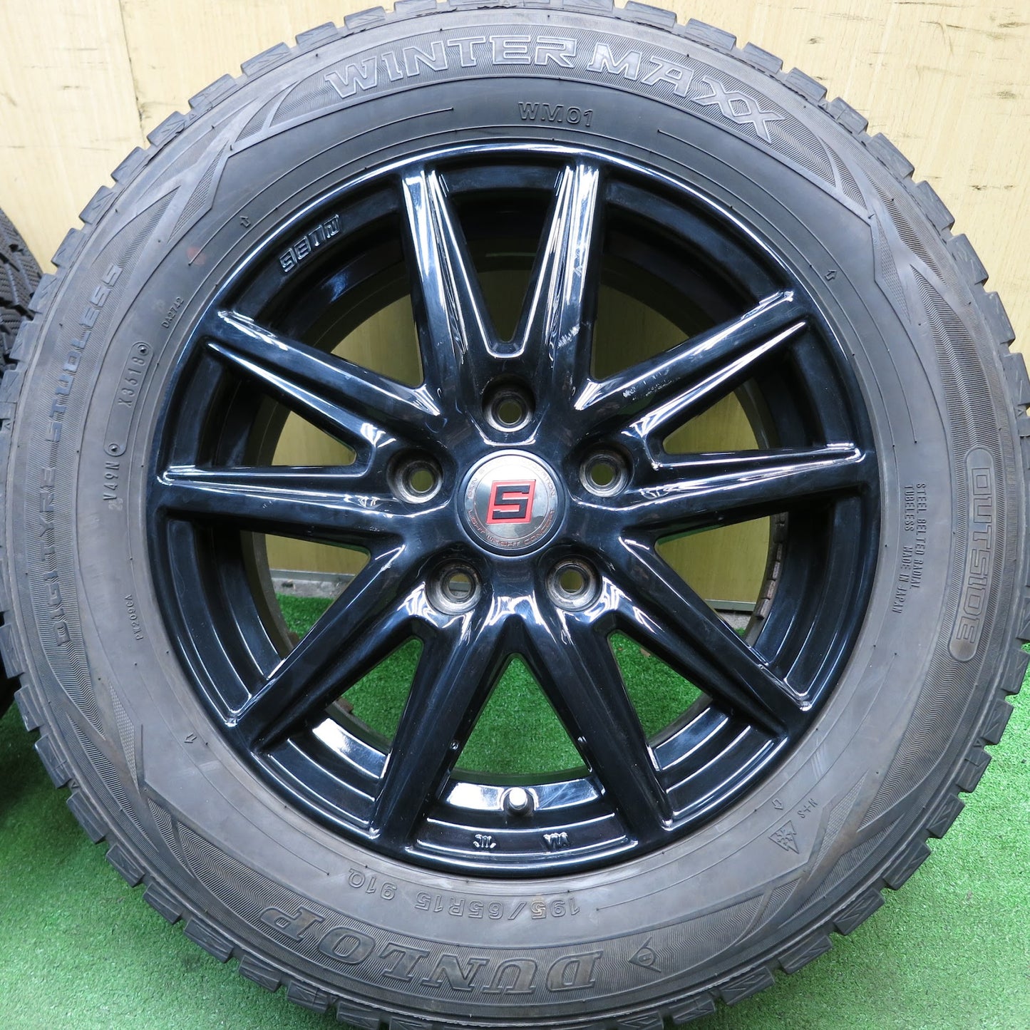 [送料無料]バリ溝！9.5分★スタッドレス 195/65R15 ダンロップ ウインターマックス WM01 SEIN ザイン 15インチ PCD114.3/5H★3062001Hス