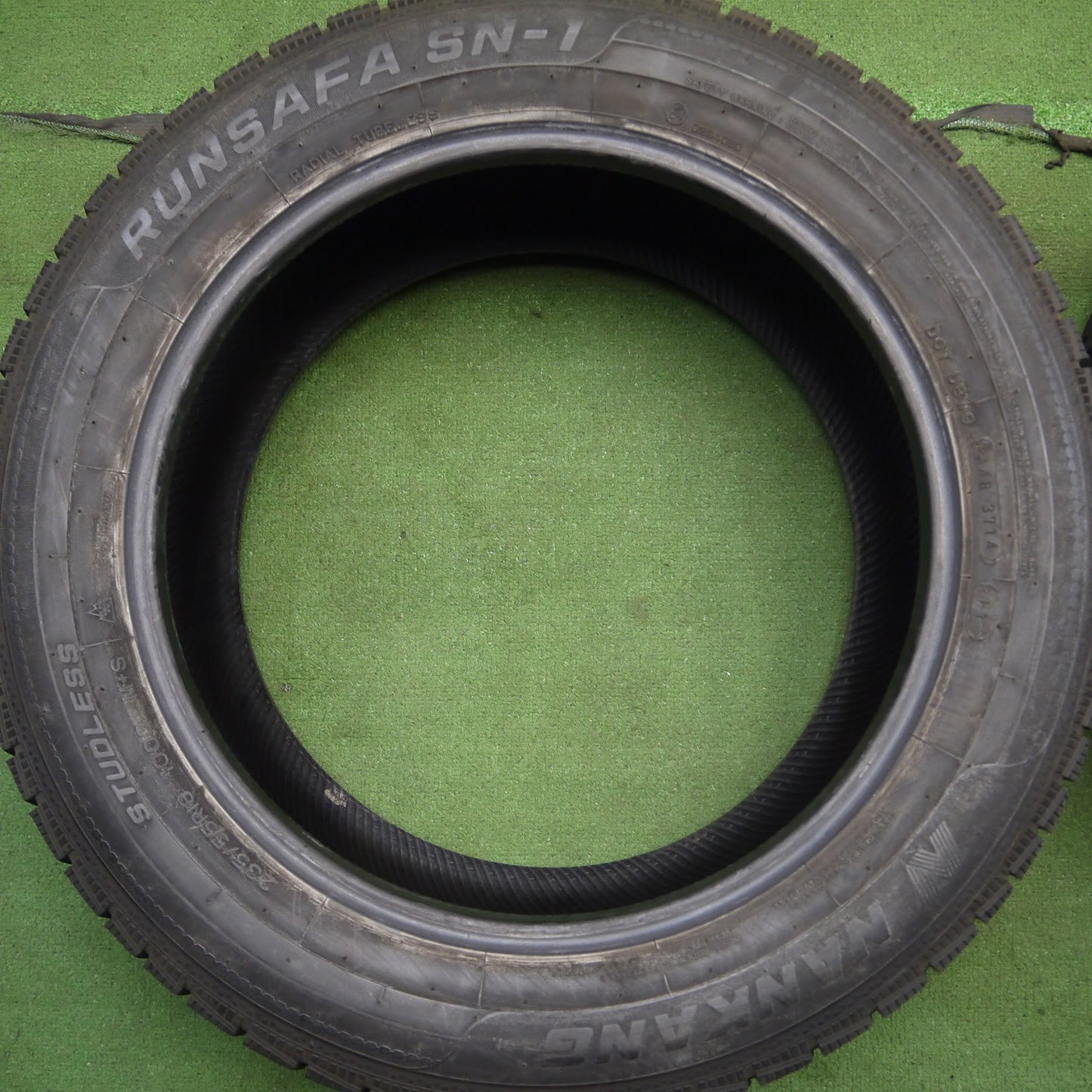 [送料無料]バリ溝！9.5分★スタッドレス 235/55R18 ナンカン RUNSAFA SN-1 タイヤ 18インチ レクサスNX ハリアー ヴァンガード ヴェルファイア 等★3063005Hスタ